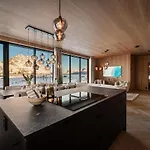 Secluded - Stunning Views! *