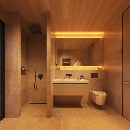 Secluded - Stunning Views! Storoya