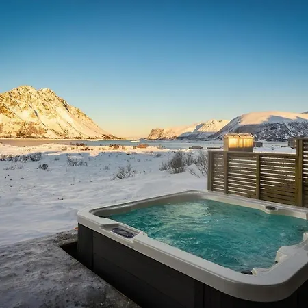 Secluded - Stunning Views! Storoya