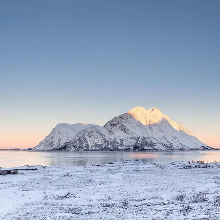 Secluded - Stunning Views! Storoya