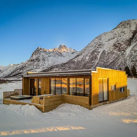 Secluded - Stunning Views! * Storoya