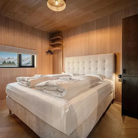 Secluded - Stunning Views! *