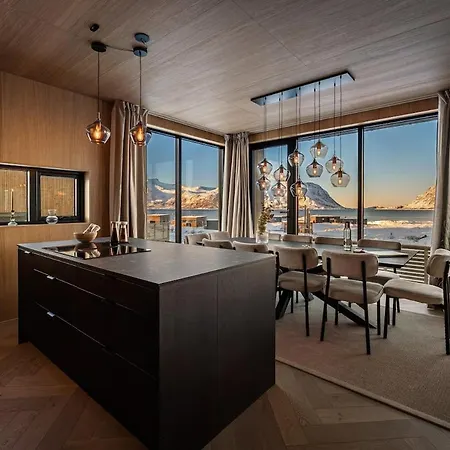 Secluded - Stunning Views! * Storoya