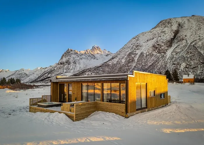 Secluded - Stunning Views! * Storoya