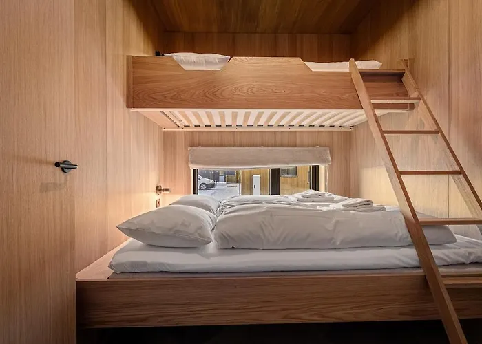 Secluded - Stunning Views! 度假居 *