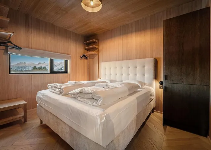 Secluded - Stunning Views! *