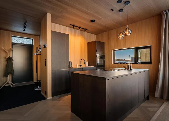 Secluded - Stunning Views! 度假居 *