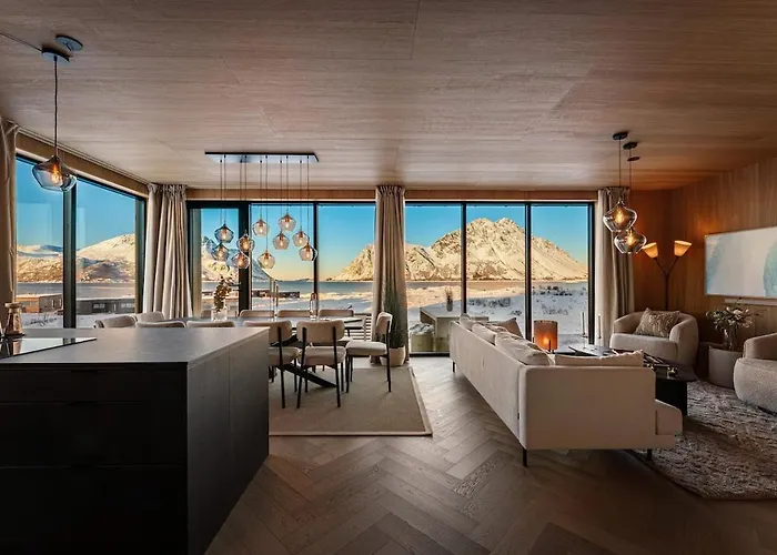 Secluded - Stunning Views! Storoya