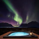 Secluded - Stunning Views! 度假居