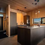 Secluded - Stunning Views! 度假居 *