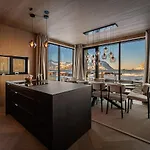 Secluded - Stunning Views! * Storoya